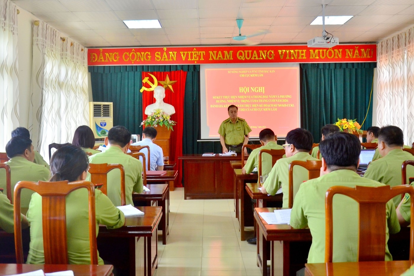  Đẩy mạnh ứng dụng công nghệ thông tin trong quản lý, bảo vệ rừng