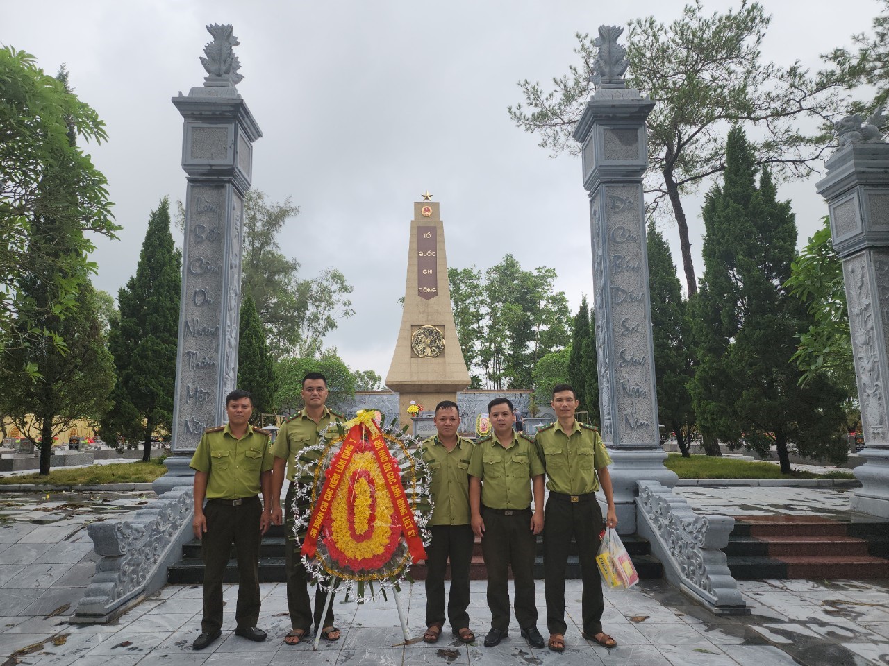  Đoàn Thanh niên Cộng sản Hồ Chí Minh Chi cục Kiểm lâm Vùng I  dâng hương tri ân các Anh hùng liệt sĩ